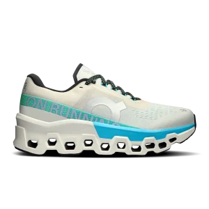 En Cloud Monster Cream Horizon, unas zapatillas de running profesionales con una amortiguación superior y detalles en azul cielo.