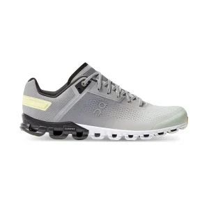 En Cloudflow Alloy Magnet Shoes, unas zapatillas de running ligeras con un gran rendimiento en entrenamientos rápidos.
