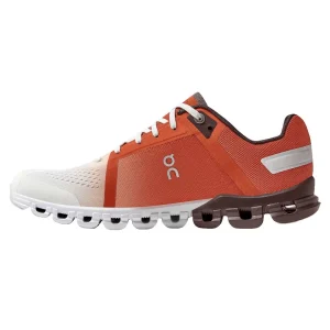 En Cloudflow Rust White Shoes, una zapatilla ligera en un tono moderno para carreras rápidas en el Reino Unido.