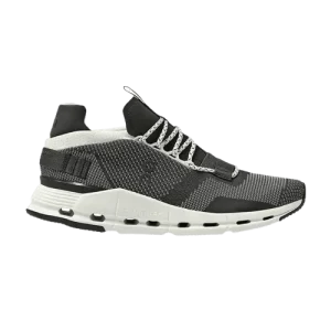 En Cloudnova Black on White Shoes, una zapatilla deportiva elegante con estilo de vida urbano y tecnología suiza.