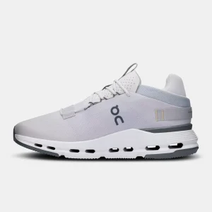 En Cloudnova Frost Cream Shoes, unas zapatillas ligeras con un estilo moderno y una amortiguación CloudTec inmejorable.