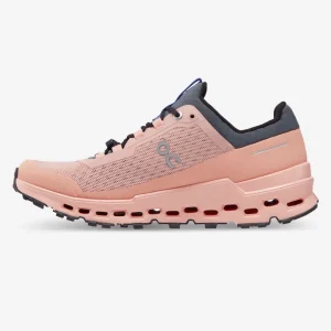 En Cloudultra Rose Shoes, unas zapatillas de trail running perfectas con CloudTec y un diseño elegante para rendir bien en las carreteras MX.