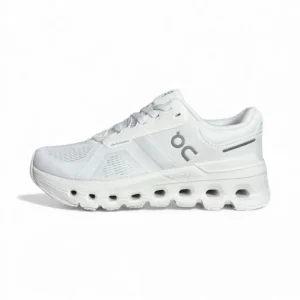 On Cloud Runner All White Shoes - En zapatillas para correr